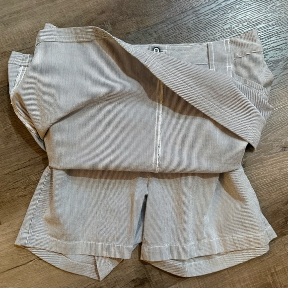 Christopher & Banks Pinstriped Skort  Size 4 - Picture 11 of 14